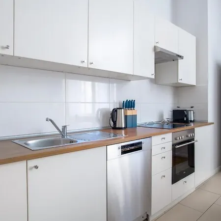 Apartment 4bdr Lovely Close To Everything *